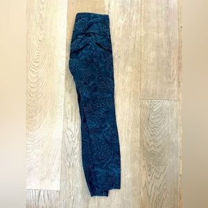 Brand new Lululemon pants w/pockets